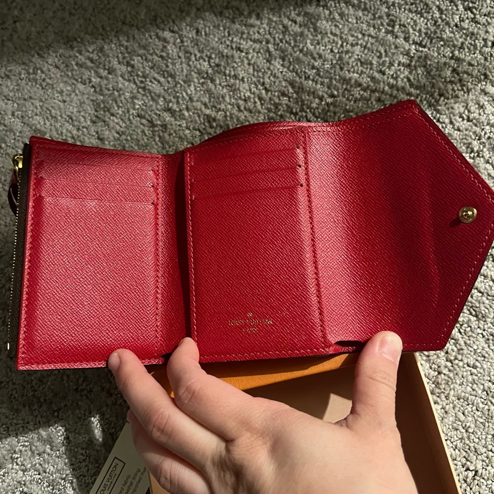 Louis Vuitton victorine wallet - Picture 2 of 11
